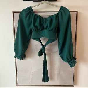 Green, long-sleeve crop top